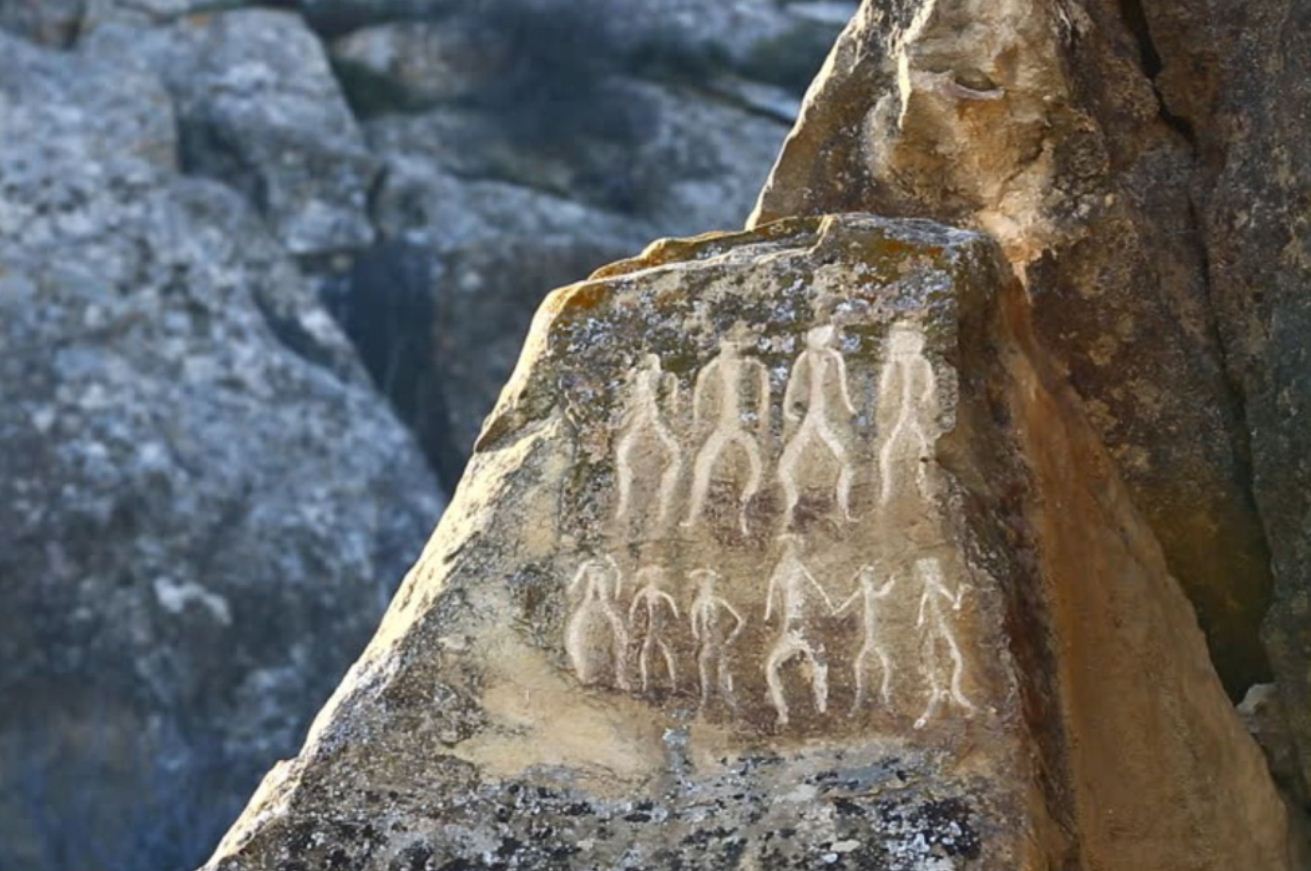 Древние наскальные рисунки Гобустана